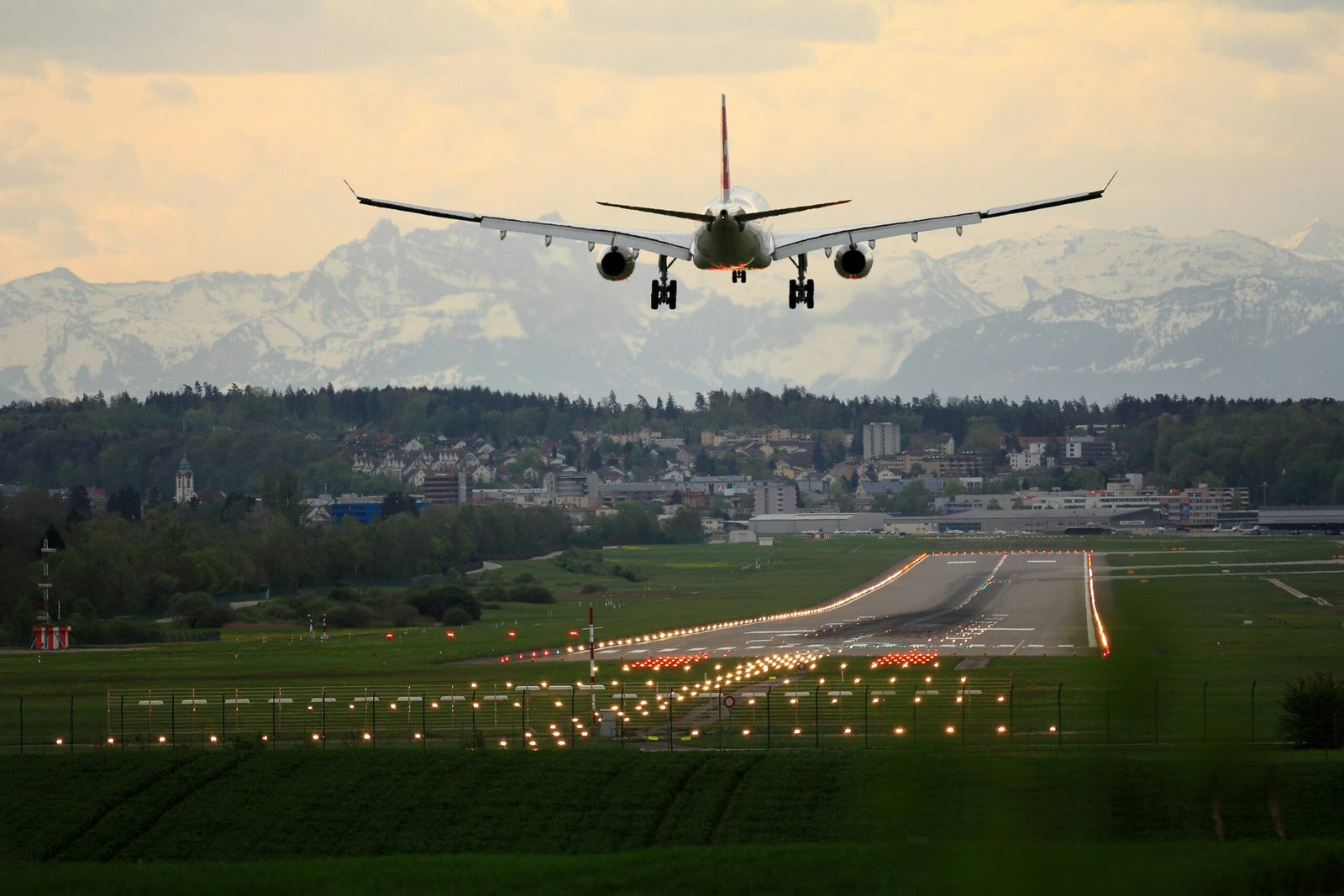 Why Air Travel Will Continue to Be Expensive in 2025 – And What Smart Travellers Can Do